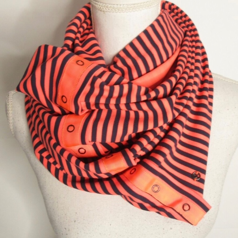 Lululemon Vinyasa Scarf - Picture 3 of 3